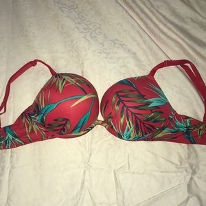VS 32 DD Super Push Bra NWOT